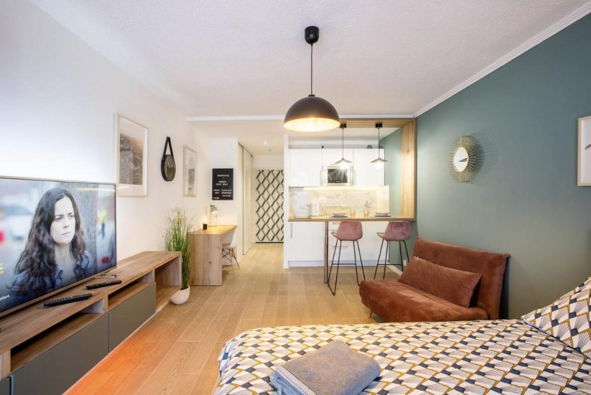 Studio Terrasse & Parking Gratuit En Residence Nîmes Exterior foto